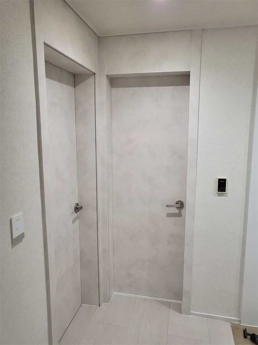 방문 및 방 인테리어